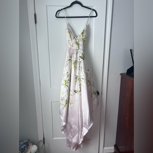 NWT- David’s bridal- Light pink dress with yellow/white flowers - Picture 8 of 10